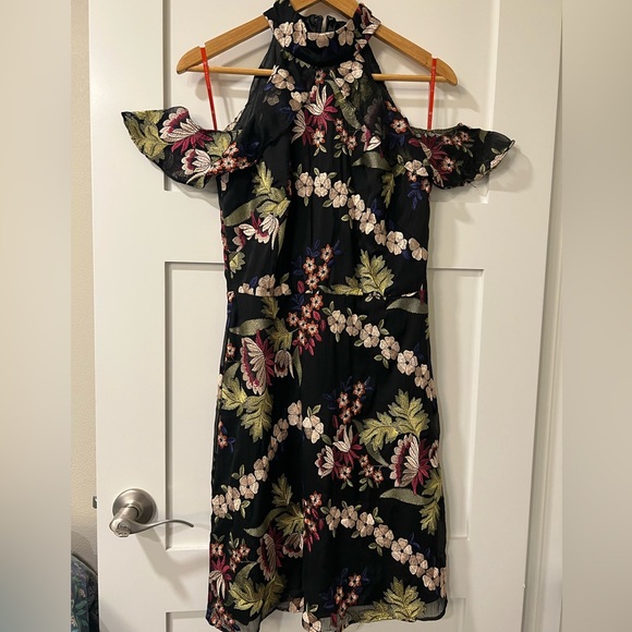 Monique Lhuillier Black Floral Garden Embroidered Dress- size 6 - Picture 4 of 10